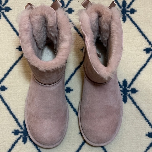 Pink UGG Bailey Bow II boots - Picture 2 of 3